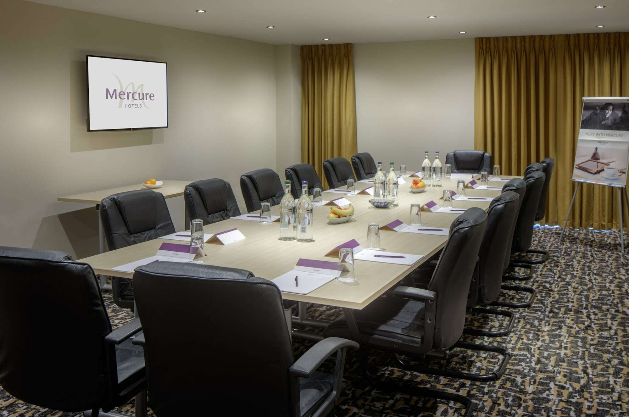 Mercure Hatfield Oak Hotel Eksteriør bilde